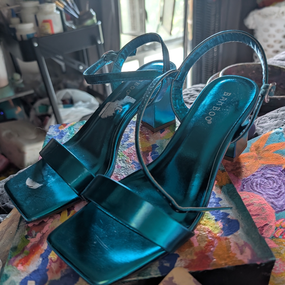 NWT BAMBOO Metallic Square Toe Block Heel Sandals Size 7 - Picture 8 of 8